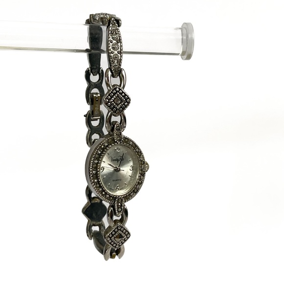 VTG Vanity Fair Watch - Picture 2 of 4